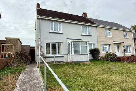 Maesyffynnon, Trimsaran, Kidwelly 3 bed semi