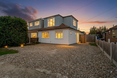 Chancel Close, Benfleet SS7 3 bed semi
