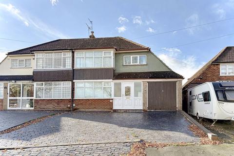 Dovedale Road, ETTINGSHALL PARK, WV4 6RA 3 bed semi