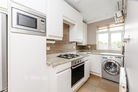 Mayplace Road East, Barnehurst, Kent 2 bed maisonette for sale