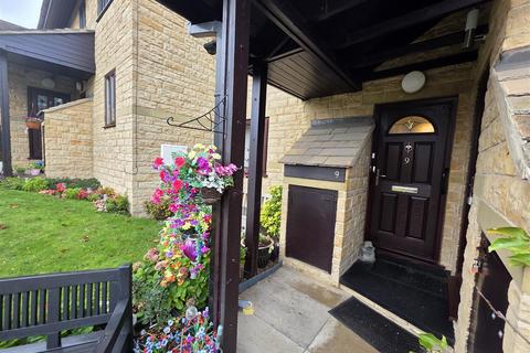 Claremont Gardens, Farsley 1 bed apartment for sale