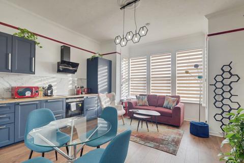 Genesta Road, Westcliff
