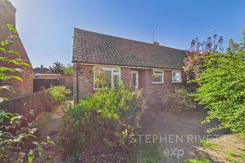 Pages Close, Stowmarket IP14 2 bed semi