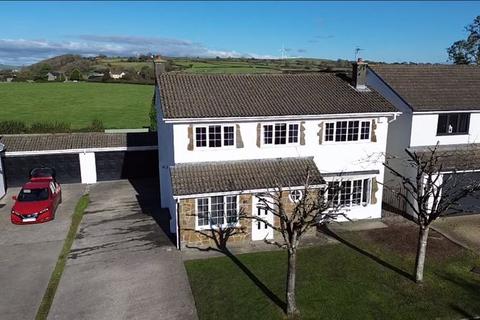8 Yr Efail, Treoes, The Vale Of... 4 bed detached house for sale