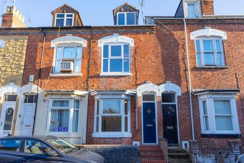 Park Avenue, Leicester... 3 bed terraced house for sale
