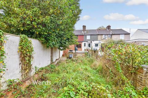 Giddy Horn Lane, Maidstone, Kent 2 bed end of terrace house for sale