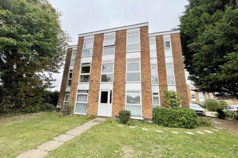 Elderberry Close, Luton LU2 2 bed flat for sale