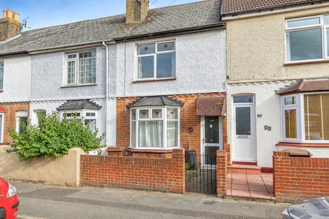 Maple Avenue, Gillingham ME7 2 bed terraced house for sale