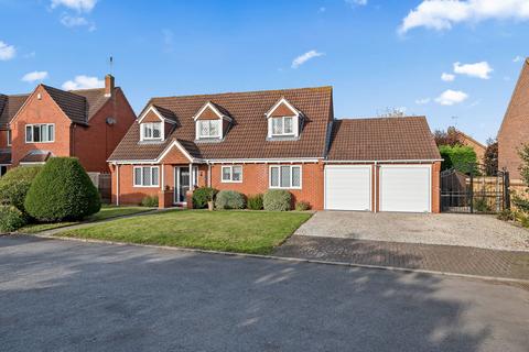Manor Farm Close, Newark NG23 4 bed detached house for sale