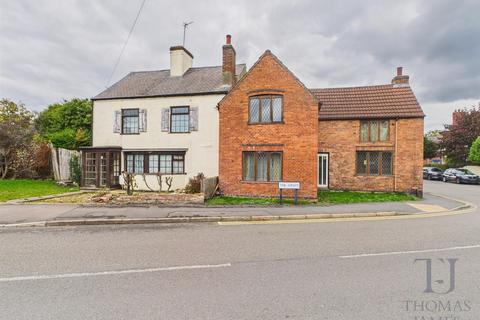 The Green & High Street Ruddington... 4 bed semi