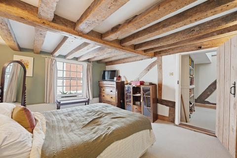 West Street, Faversham, Kent, ME13 5 bed terraced house for sale