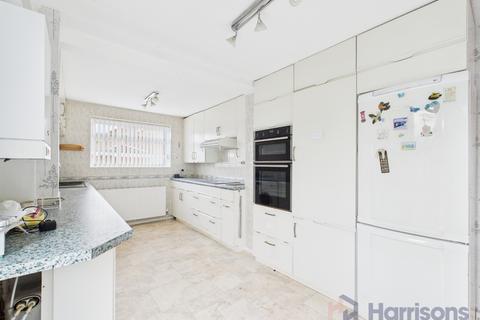 Kenilworth Court, Sittingbourne... 3 bed semi