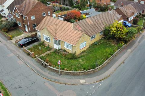 The Furlong, Bedford, Bedfordshire 3 bed semi
