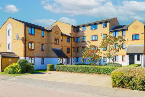 Linwood Crescent, Enfield 2 bed flat for sale
