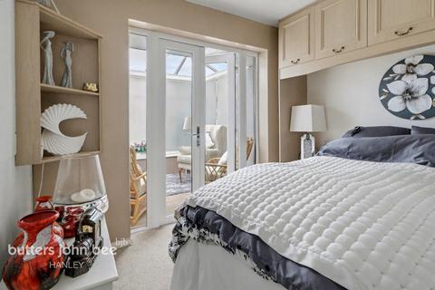 Courtway Drive, Sneyd Green... 2 bed detached bungalow for sale