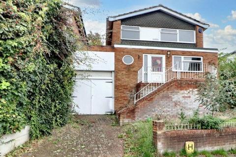 Devon Road, Luton 3 bed detached house for sale