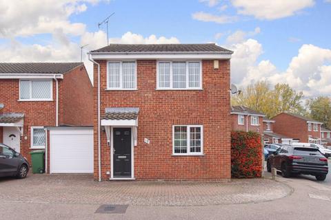 Berkeley Square, Hemel Hempstead 3 bed link detached house for sale