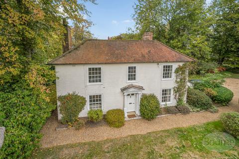 Bentley, Farnham, Surrey, GU10 4 bed detached house for sale