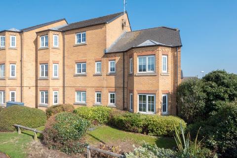 Broadlands Court, LS28 9GE 2 bed apartment for sale