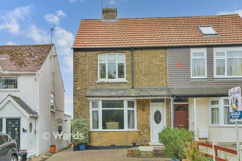Wises Lane, Sittingbourne, Kent 3 bed semi