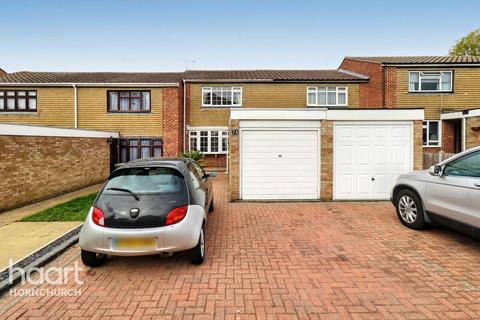 Aldwych Close, Hornchurch 2 bed terraced house for sale