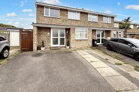 Glenmeadows Drive, Bournemouth, BH10 5 3 bed semi