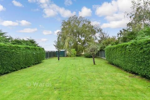 Bonnington Road, Bilsington, Ashford... 3 bed semi