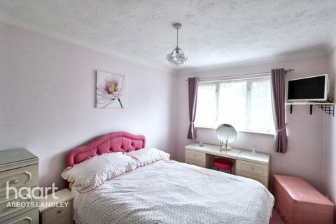 Mallard Road, Abbots Langley 3 bed link detached house for sale