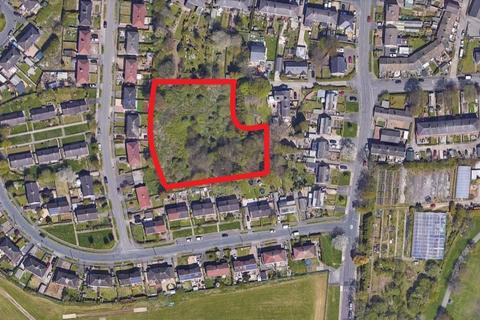 Far Hills, Bradford BD6 1 bed property with land for sale