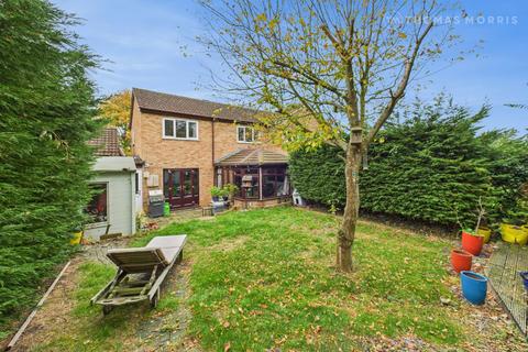 Rectory Close, St. Neots PE19 3 bed semi