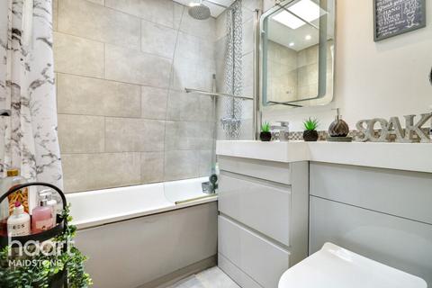 Longfield Place, Maidstone 3 bed terraced bungalow for sale