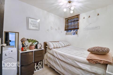 Longfield Place, Maidstone 3 bed terraced bungalow for sale