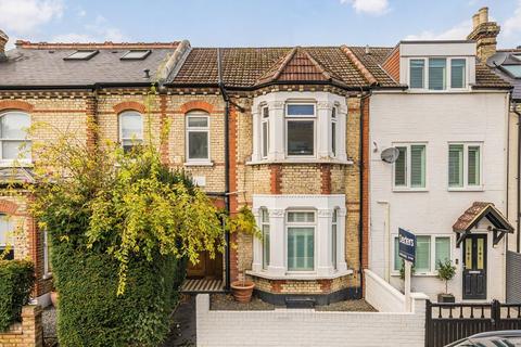 Haliburton Road, St Margarets TW1 2 bed maisonette for sale