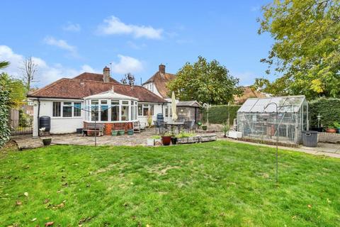 Blacksmiths Hill, Sanderstead... 2 bed bungalow for sale