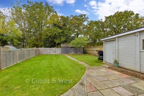Wyphurst Road, Cranleigh, Surrey 3 bed semi