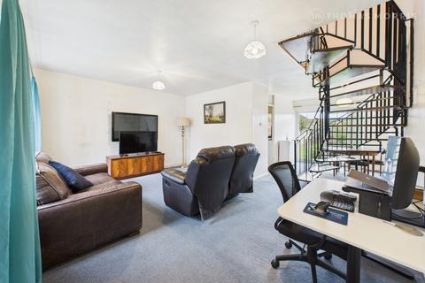 Osprey Road, Bedfordshire SG18 4 bed end of terrace house for sale