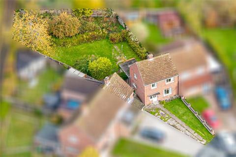 Kingsley Close, Shaw, Newbury... 3 bed semi