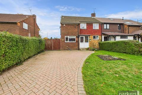 Compton Close, Reading RG6 3 bed semi