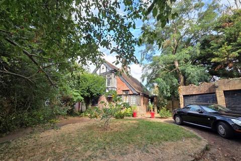 London NW9 3 bed detached house for sale