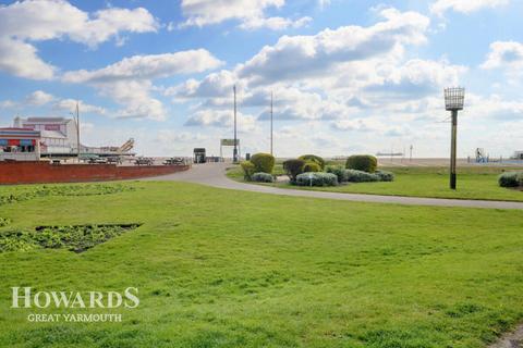 Marine Parade, Great Yarmouth 5 bed terraced house for sale