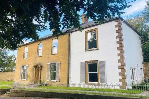 Ilminster TA19 7 bed detached house for sale
