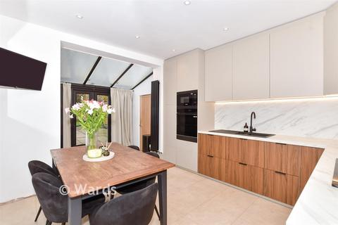 Hastings Road, Maidstone, Kent 3 bed terraced house for sale