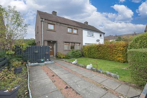 9 Sighthill Neuk, Edinburgh, EH11 4NZ 3 bed semi