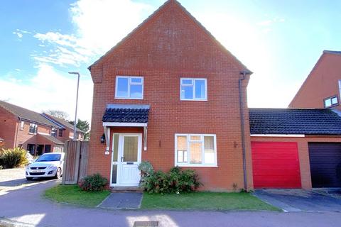 Swann Grove, Holt NR25 3 bed link detached house for sale