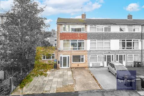 Russell Terrace, Leamington Spa CV31 6 bed end of terrace house for sale