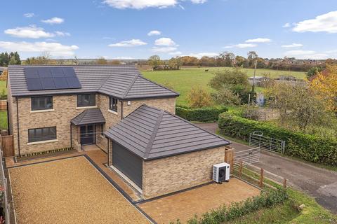 Biggleswade Road, Biggleswade SG18 4 bed detached house for sale