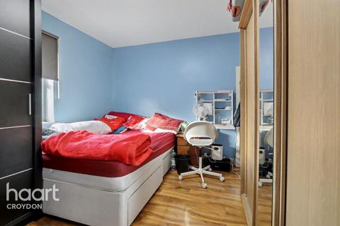 Whitehorse Road, Croydon 2 bed terraced house for sale