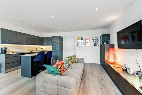 Silbury Boulevard, Milton Keynes, MK9 2 bed apartment for sale
