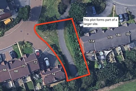 Land on the South Side of The Common... Land for sale