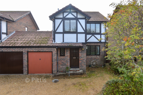 Audley Court, Freshwater, Isle of Wight 3 bed link detached house for sale